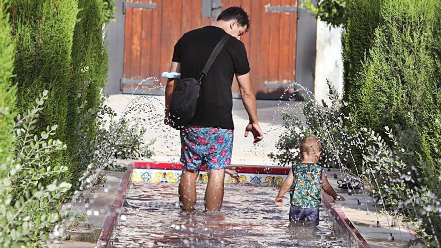 Los Bomberos amplían el servicio de avisos y piden precaución por la ola de calor