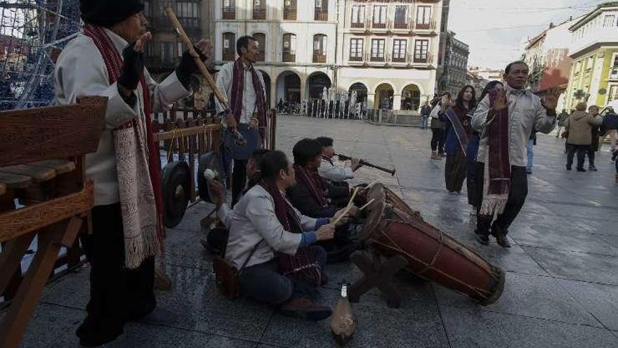 &quot;Mataniari&quot;, durante su actuación de ayer en El Parche.