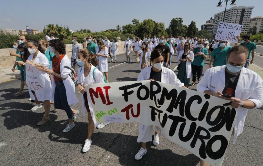 Los MIR mantienen la huelga indefinida en la Comunitat Valenciana