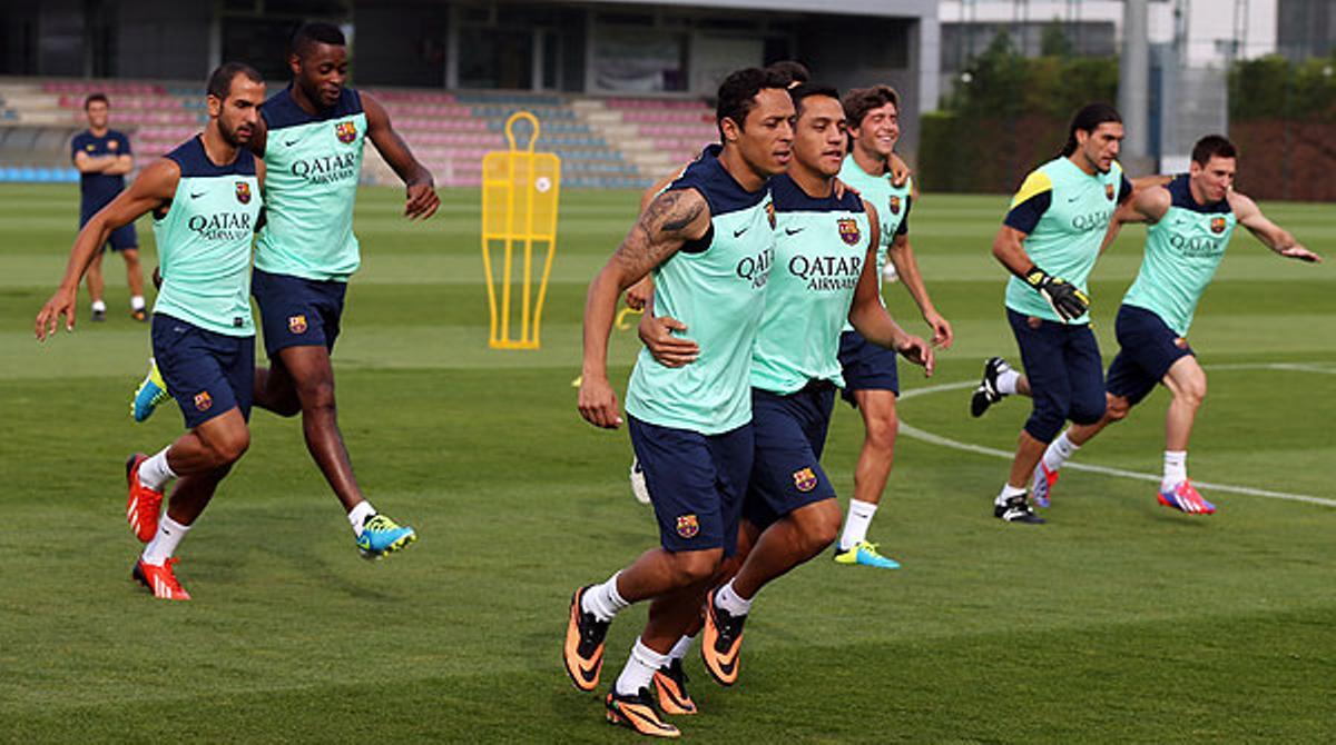 Sessió matinal de preparació dels 12 jugadors del Barça que ja s’han incorporat a la feina després de les vacances.