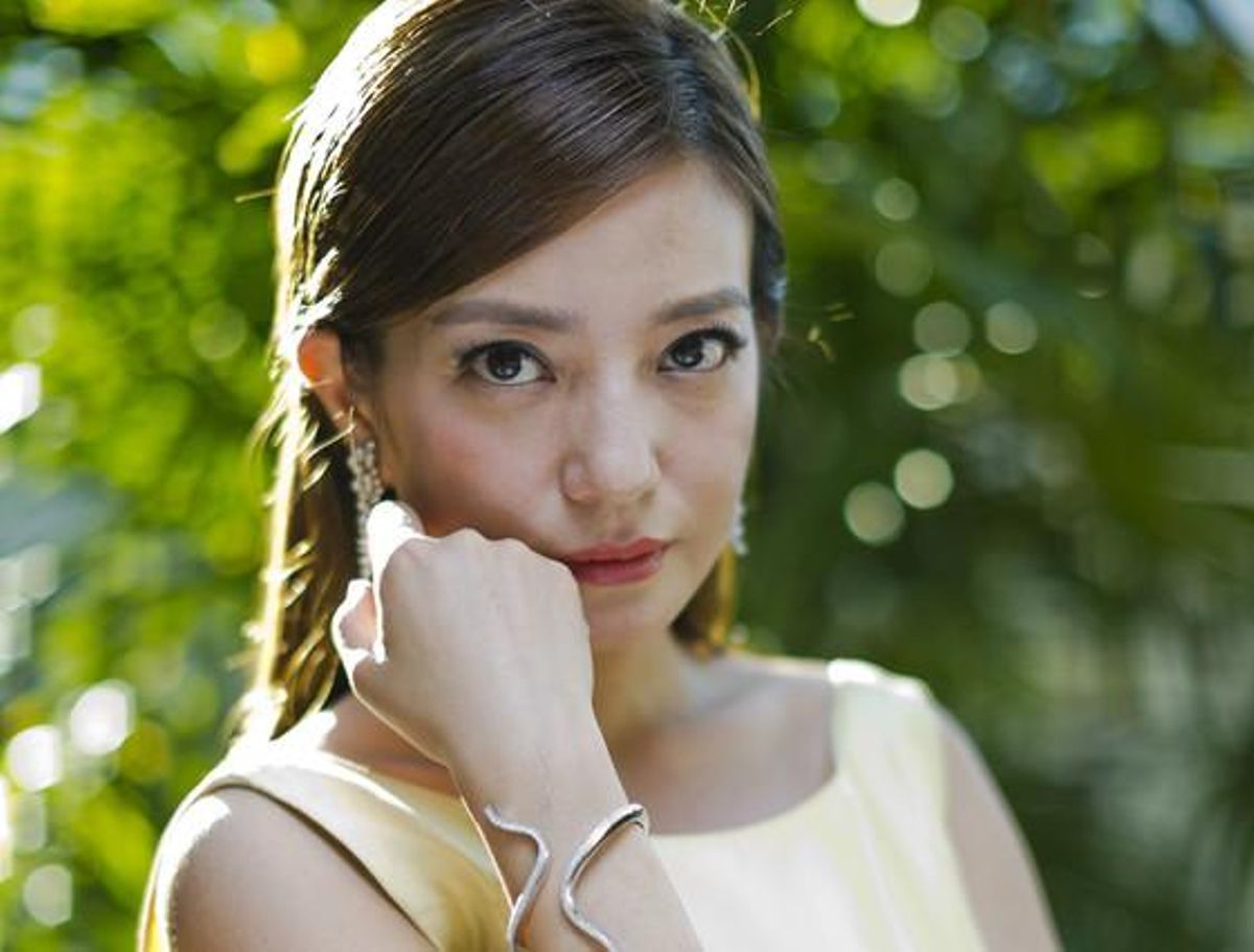 L’actriu xinesa Zhao Wei, denunciada per mirar fixament un home a través del televisor. L’actriu xinesa Zhao Wei, denunciada per mirar fixament un home a través del televisor.
