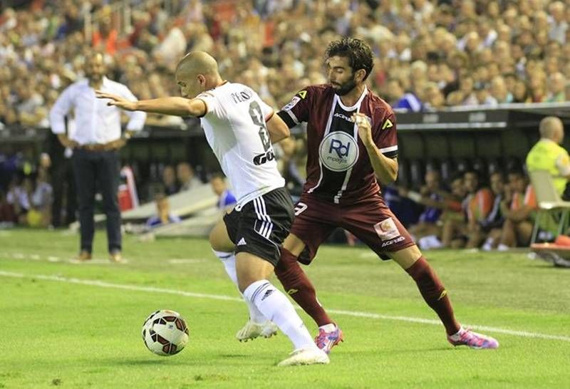 El Valencia somete al Córdoba en Mestalla