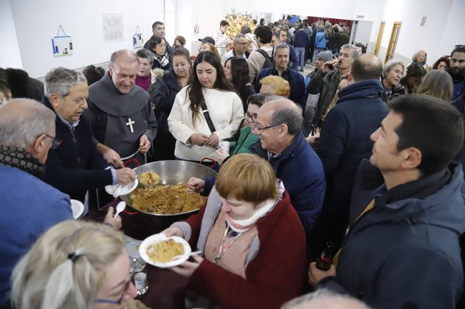 La tradicionales migas de la Cruz Blanca, en imágenes