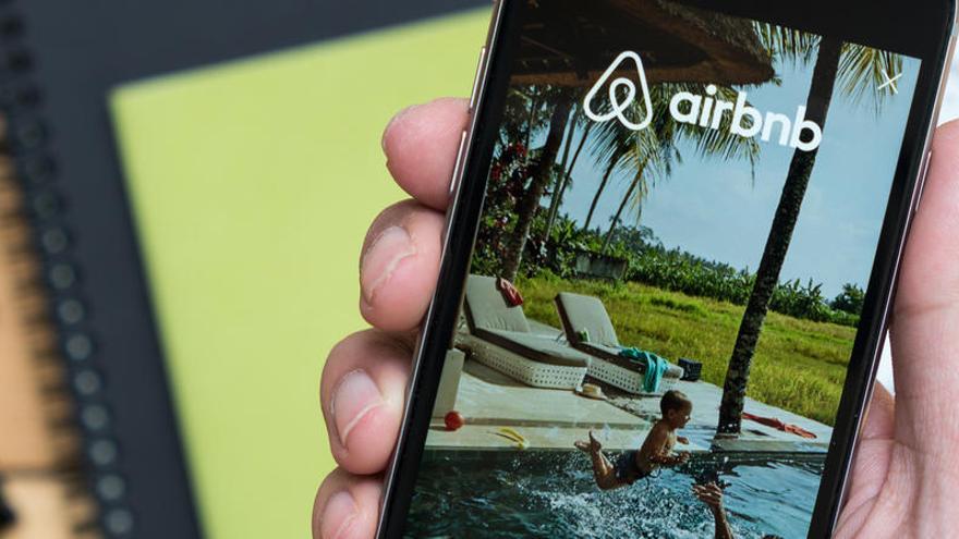 Airbnb Habilitara Un Telefono 24 Horas Para Atender Las Molestias De Los Vecinos La Opinion De A Coruna