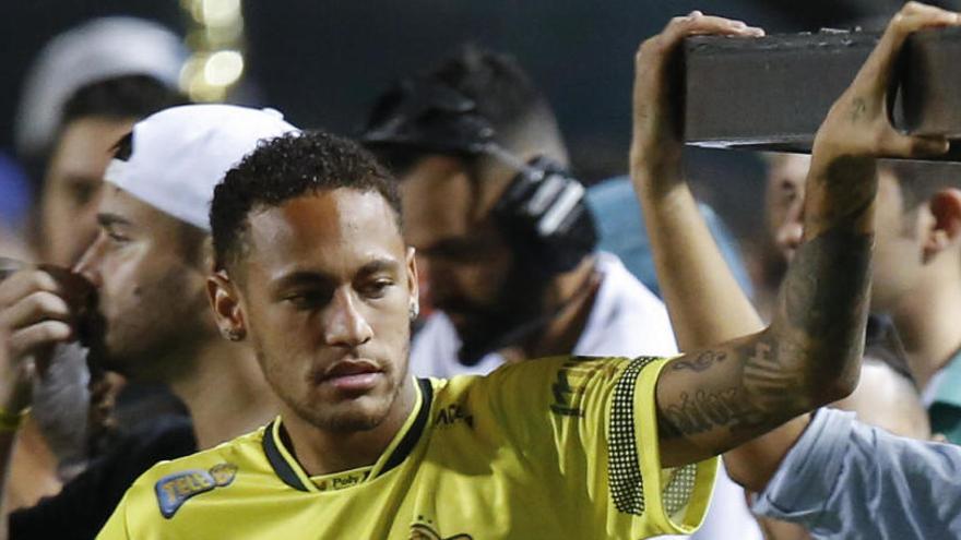 Neymar, en un partido benéfico en Brasil.