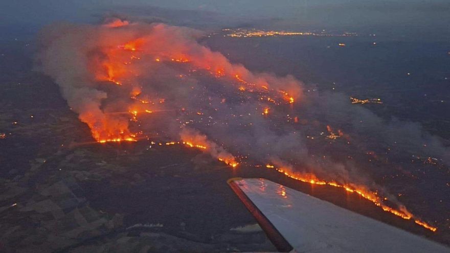 Los bomberos logran estabilizar el megaincendio del sur de Francia