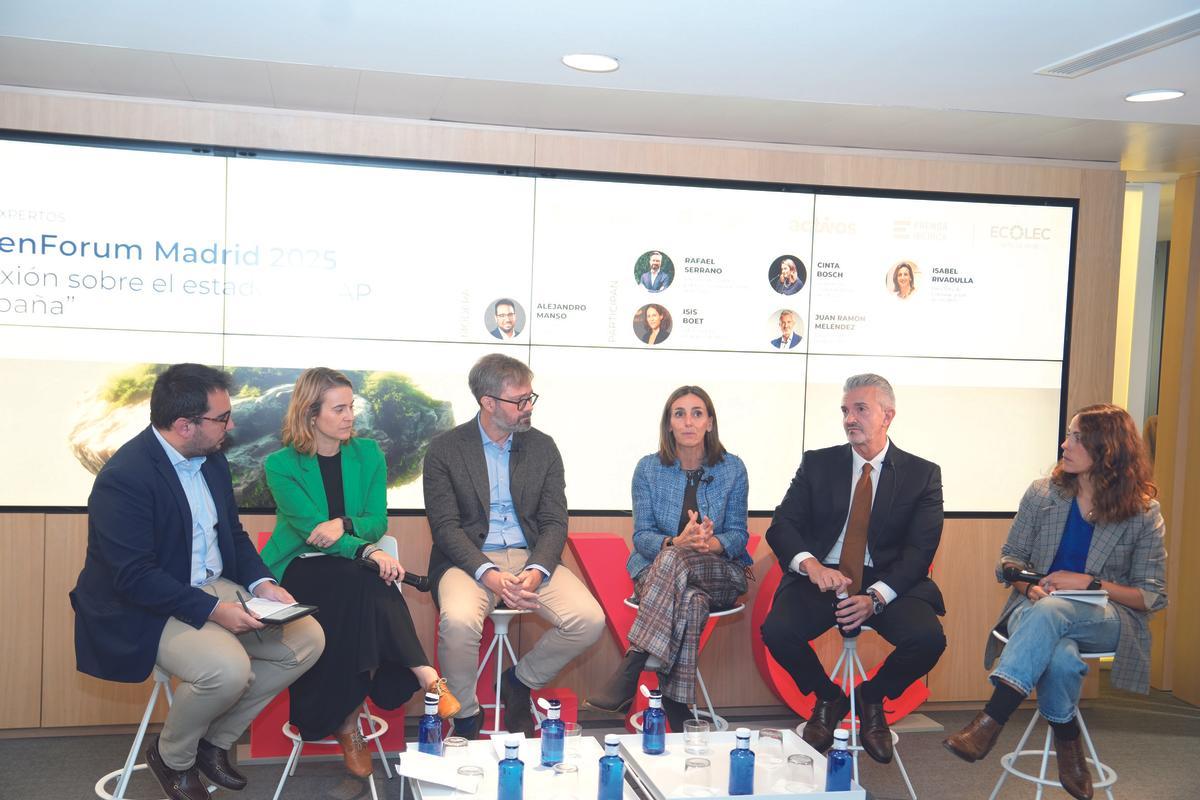 Un momento de la mesa de diálogo del #GreenForum organizada por Prensa Ibérica con la colaboración de LLYC y el impulso de Ecolec.