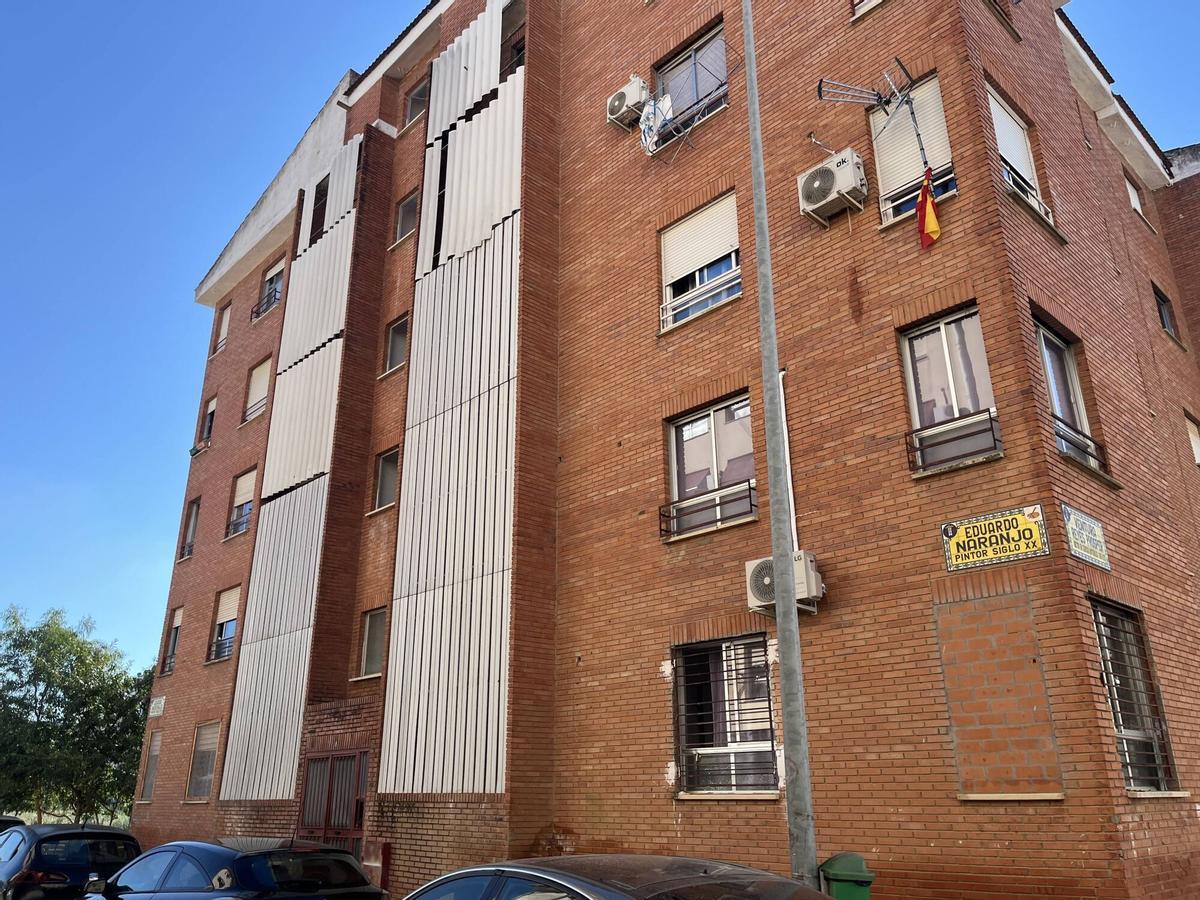 FOTOGALERÍA | Vecinos del antiguo edificio de la Guardia Civil en Suerte de Saavedra muestran el estado del inmueble