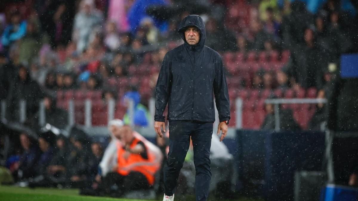 Flick, bajo la lluvia en el Camp Nou