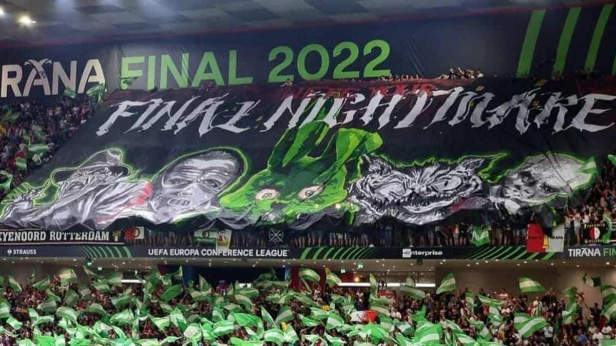 Tifo de 'Het Legionen' durante la final de la Conference League en 2022