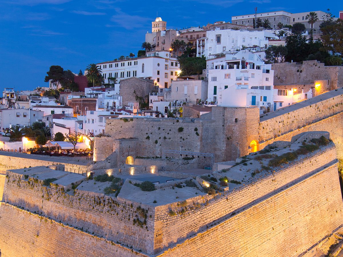 El Ayuntamiento de Eivissa ha puesto en marcha visitas guiadas gratuitas en diferentes idiomas