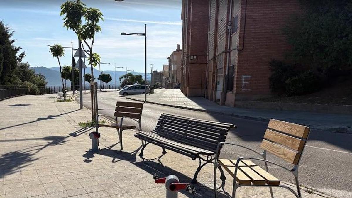 Una de les zones habilitades amb pedals davent dels bancs