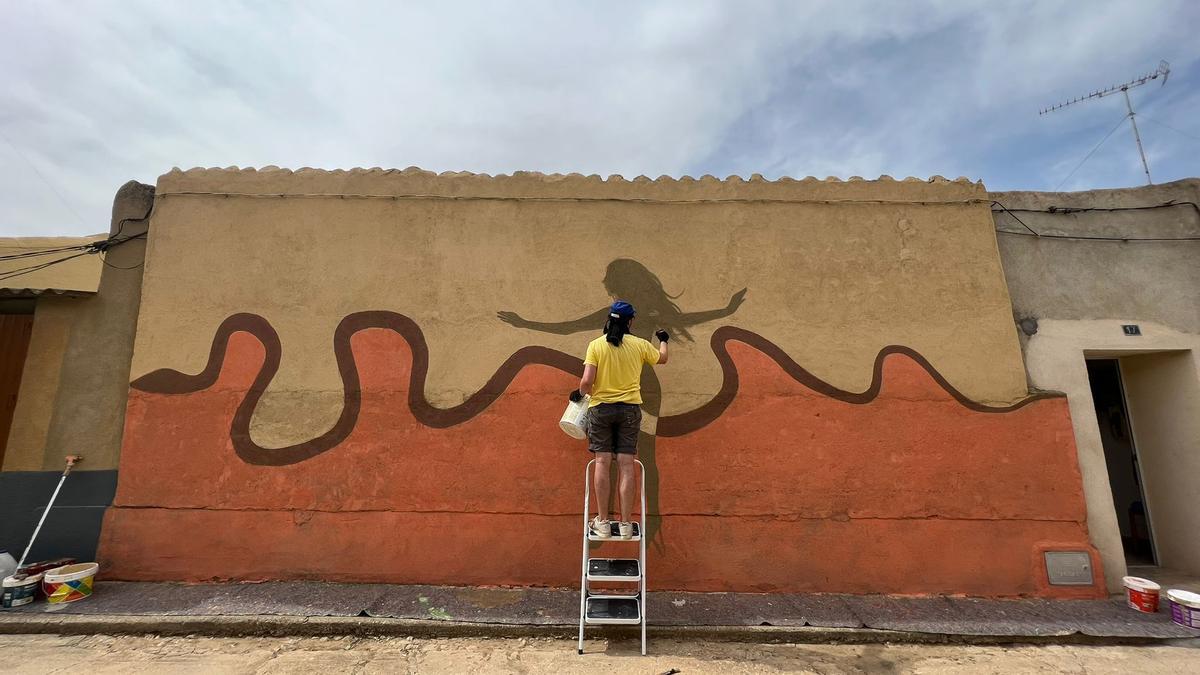 Parsec pinta el mural &quot;Regeneración&quot; en Villamayor de Campos.