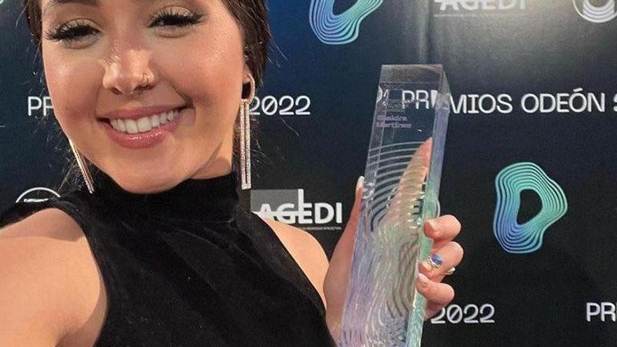 La eldense Shakira Martínez gana un Premio Odeón