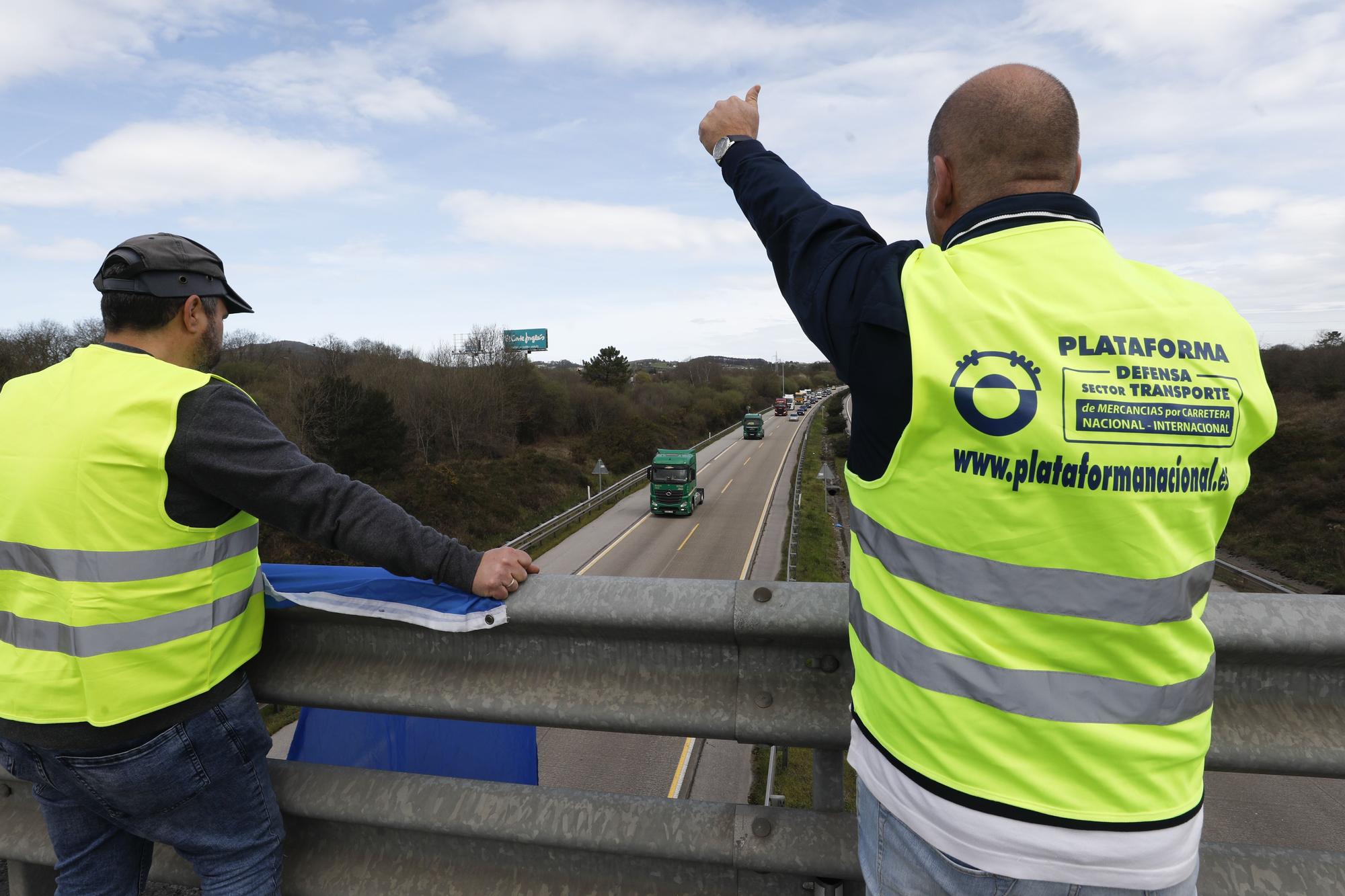 EN IMÁGENES: Así está siendo el paro del transporte en Asturias