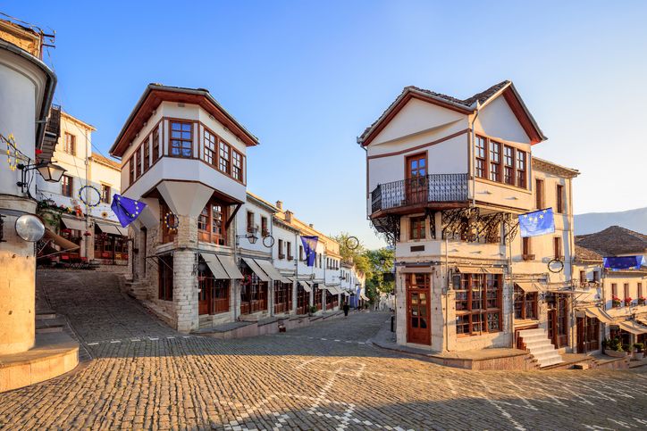 Gjirokaster, un encantador pueblo albanés que conviene visitar.