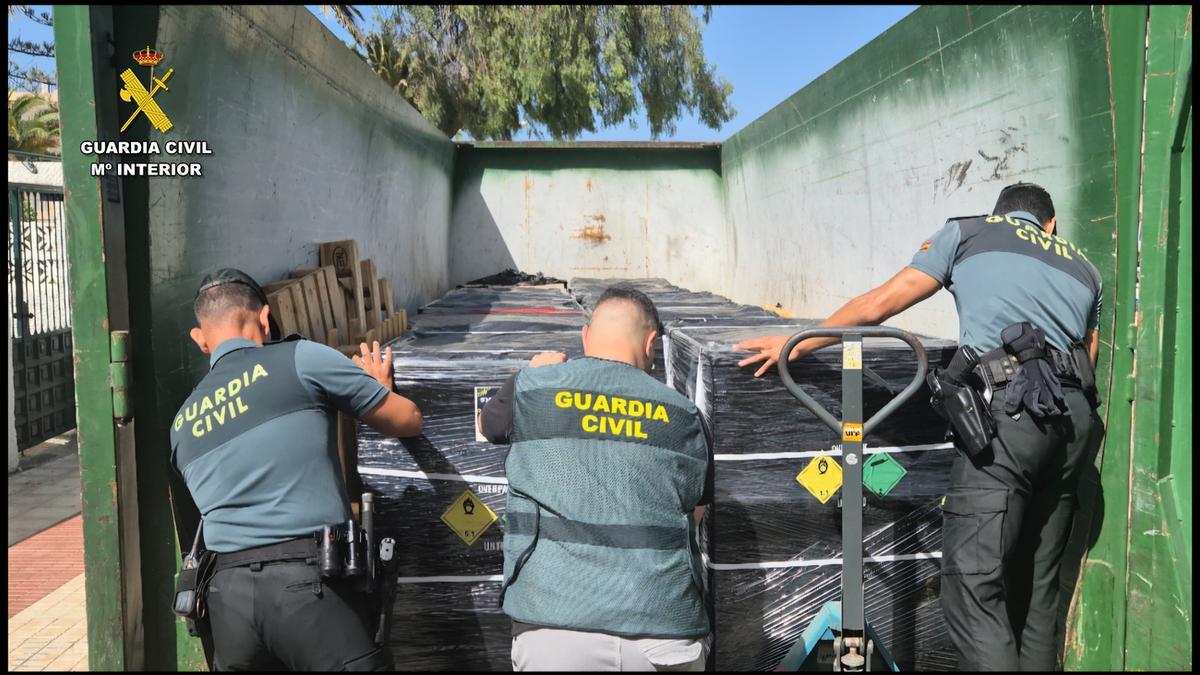 Intervenidas 13 toneladas del gas de la risa en el Sur de Tenerife