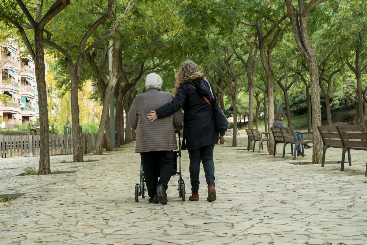 Trucades a setanta mil persones grans de Barcelona per oferir-los recolzament i ajuda Trucades a setanta mil persones grans de Barcelona per oferir-los recolzament i ajuda
