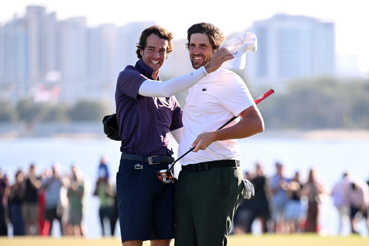 Elvira celebró la victoria en el green del 18 junto a su caddie, el barcelonés David Morago