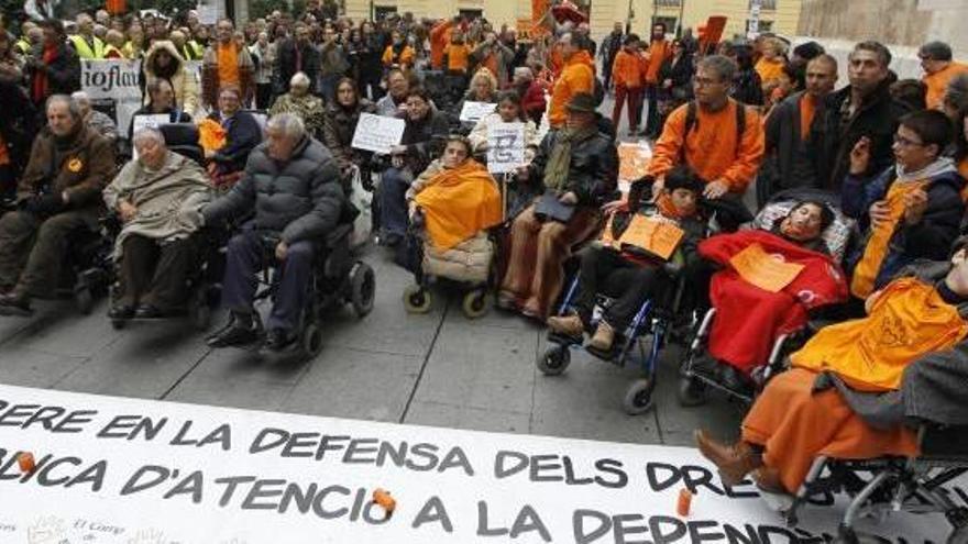 La cifra de dependientes en lista de espera se triplica al entrar 18.000 personas más