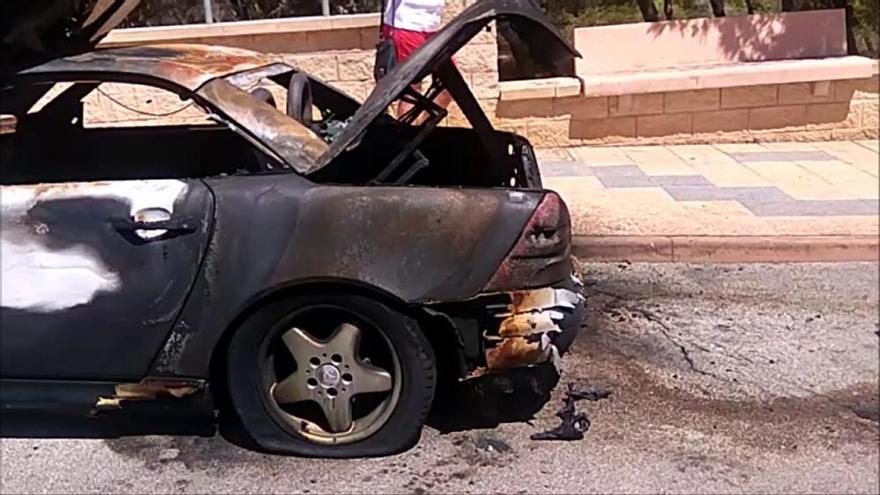 Dos coches calcinados más en Torrevieja...y van once desde el viernes