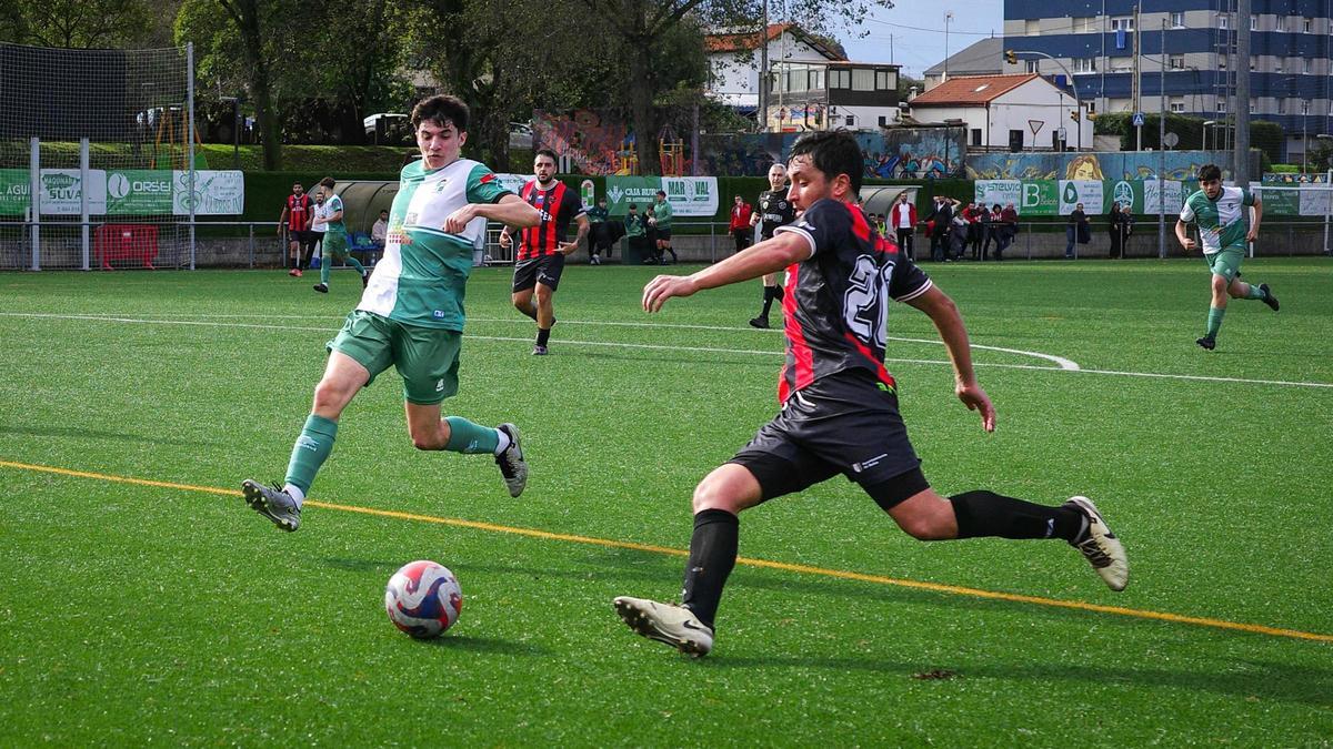 Un instante de partido de La Espina contra Los Campos.