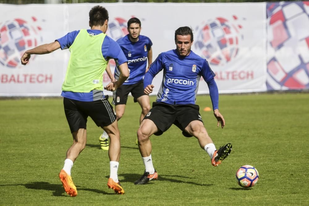 Entrenamiento del Real Oviedo tras el partido en Lugo