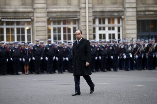 Despedida a los agentes asesinados en París