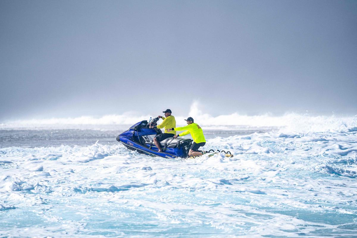 Competición de surf Outerknown Tahiti Pro 2022 en Teahupoo, Polinesia Francesa