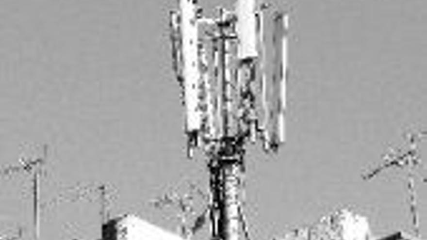 Revés de la CMT a las normativas contra las antenas de telefonía