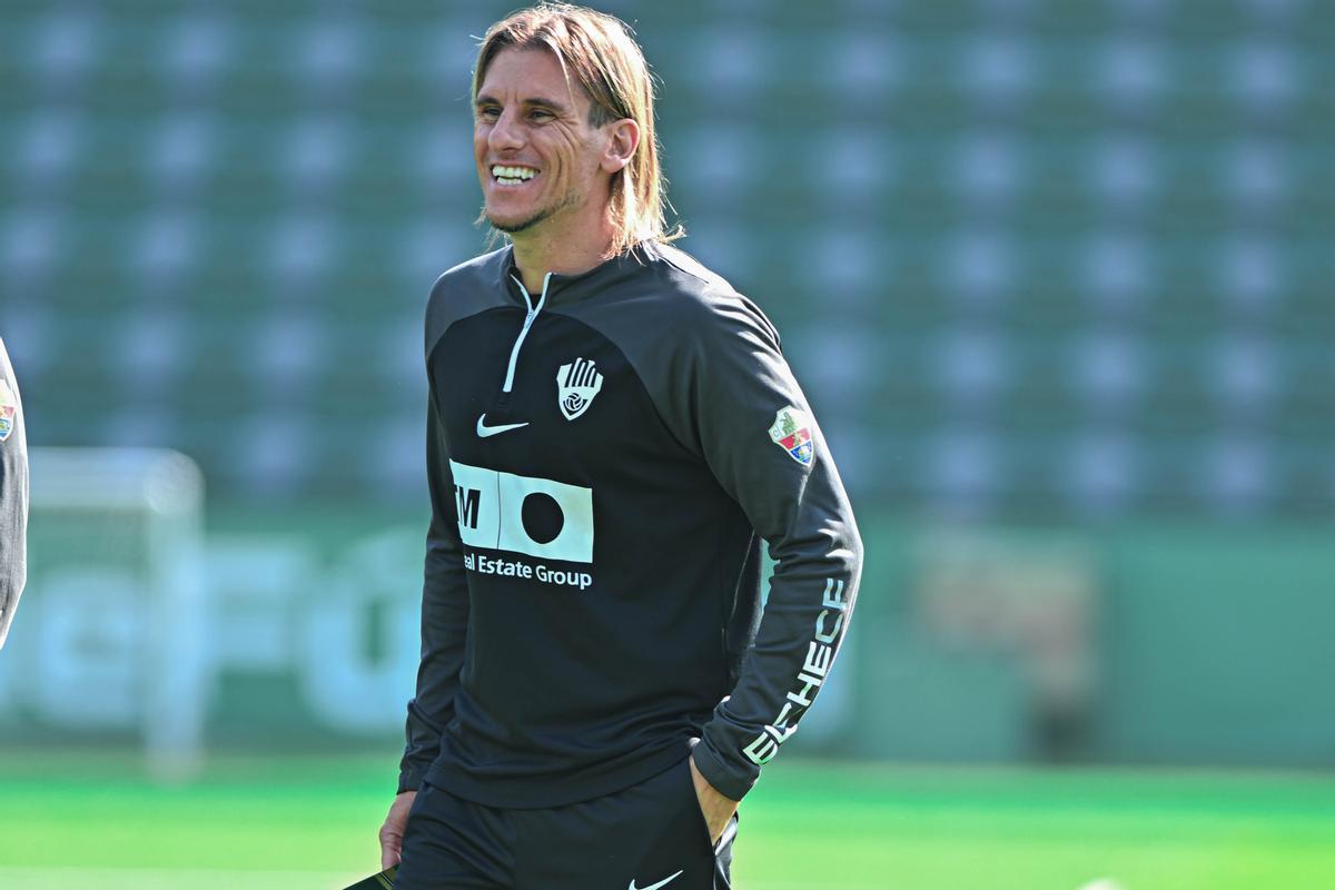 Sebastián Beccacece, durante su primer entrenamiento con el Elche