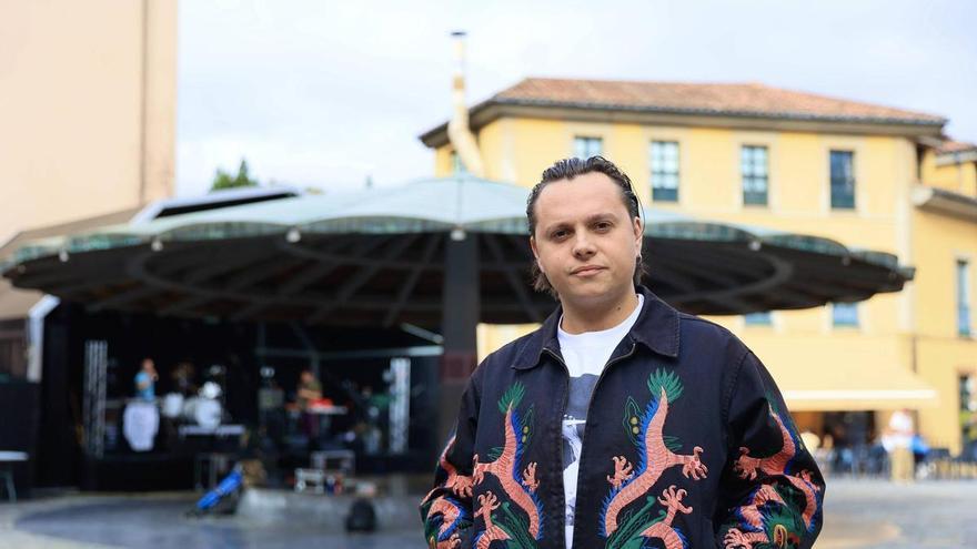 Tony Finu, músico de grupos como "Ilegales" y "Carlos Ares": "Salir con Jorjón por San Mateo era vinos, bares y rock and roll"