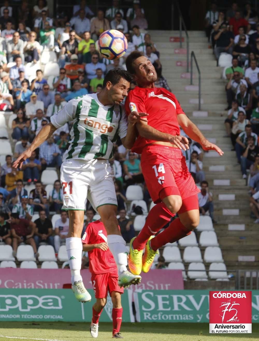 El Córdoba pierde en los últimos minutos ente el Sevilla Alético.