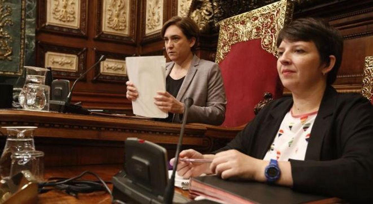 jgblanco33374619 barcelona 1 04 2016  ada colau y laia ortiz en el 160401104523