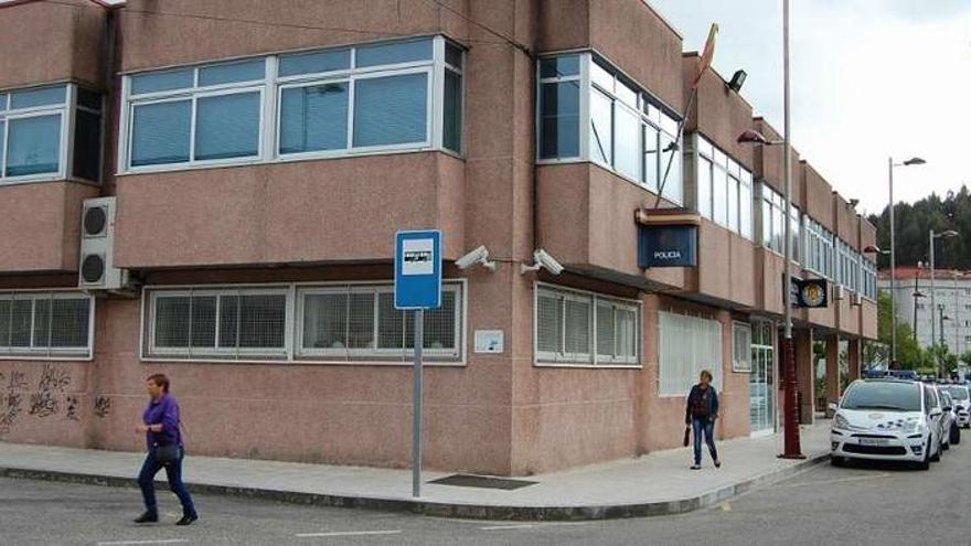 Fachada de la Casa do Mar, que también alberga las dependencias de la Policía Local y Nacional.