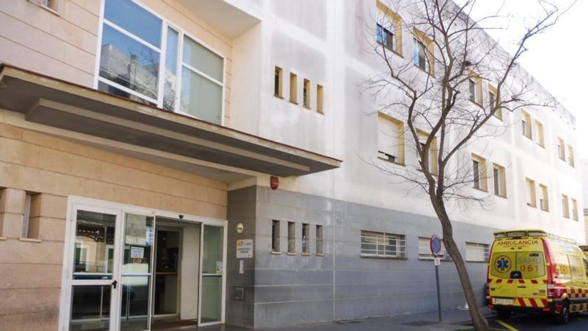 Polémica por una sentencia que ordena cesar a la coordinadora de un centro de salud por no ser médica