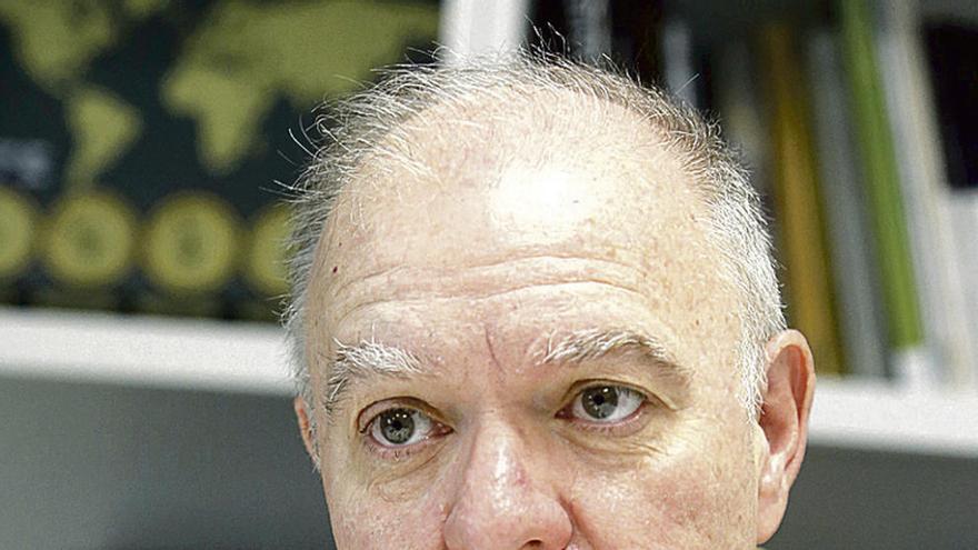 El escritor argentino Jorge Fernández.