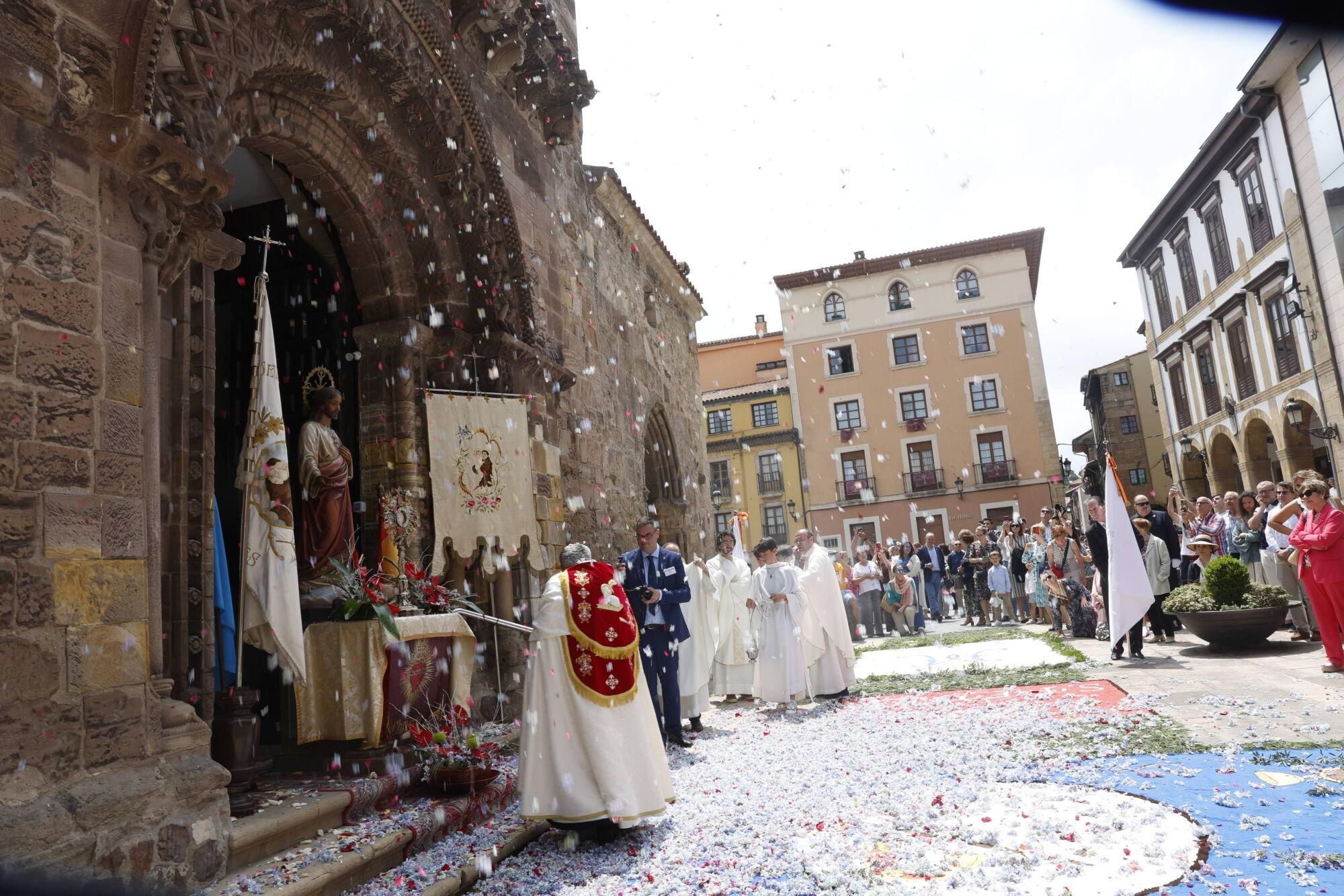 En imágenes: Así fue la celebración del Corpus Christi en Avilés