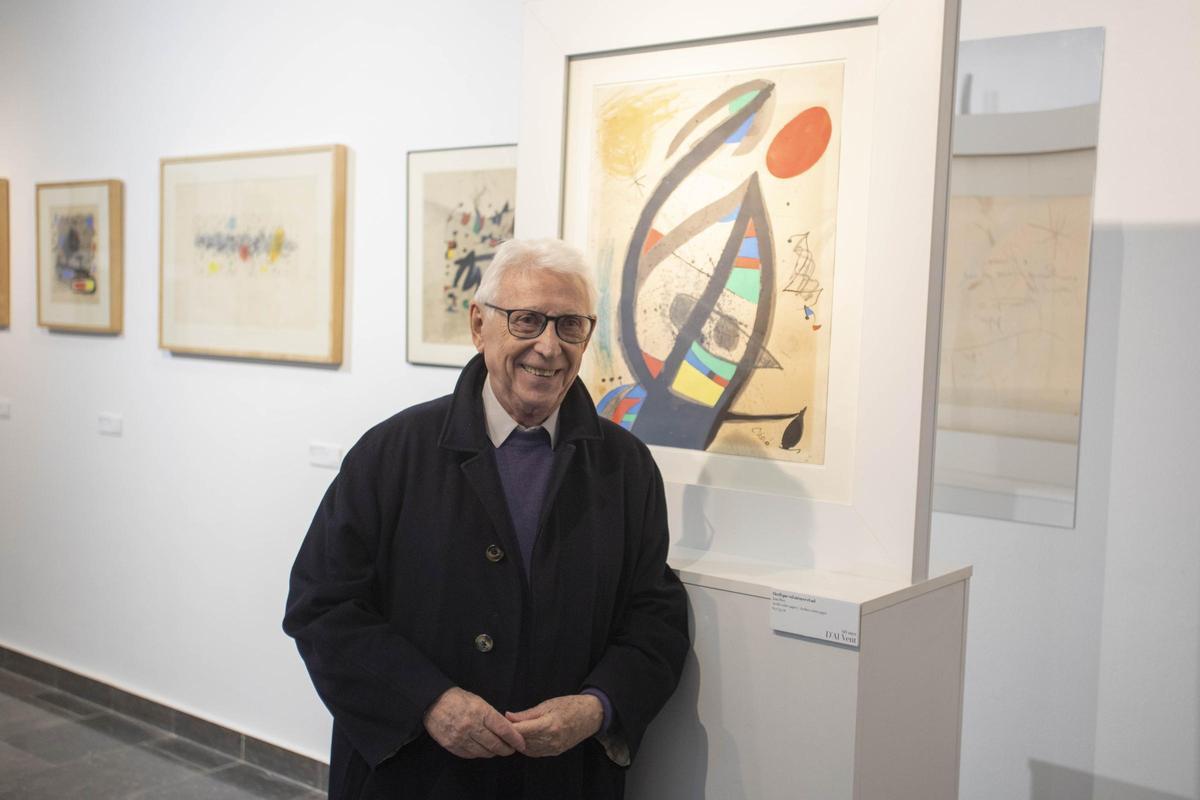 Raimon, en una exposición conmemorativa en Xàtiva.
