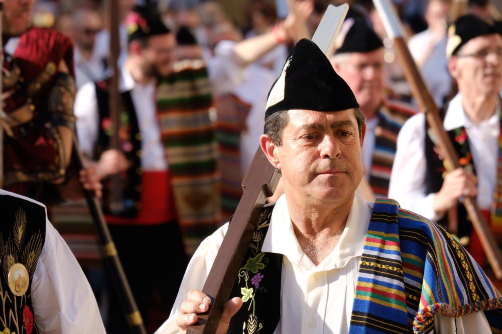 Desaparecida hace décadas. La comparsa mora, ausente en el último siglo, regresó por un día con el jefe de los «Moro Vells» al mando