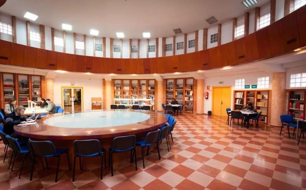 Biblioteca Juan Pablo Forner de Mérida.