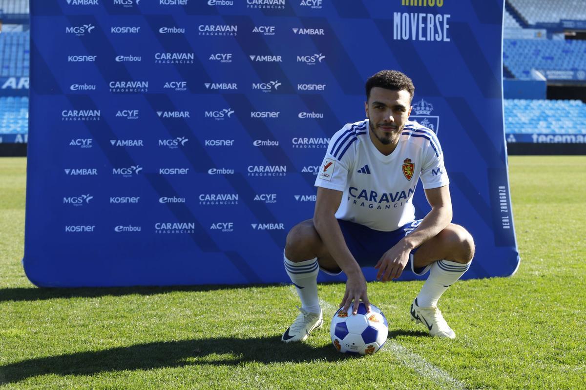 Presentación de Zedadka con la camiseta del Real Zaragoza