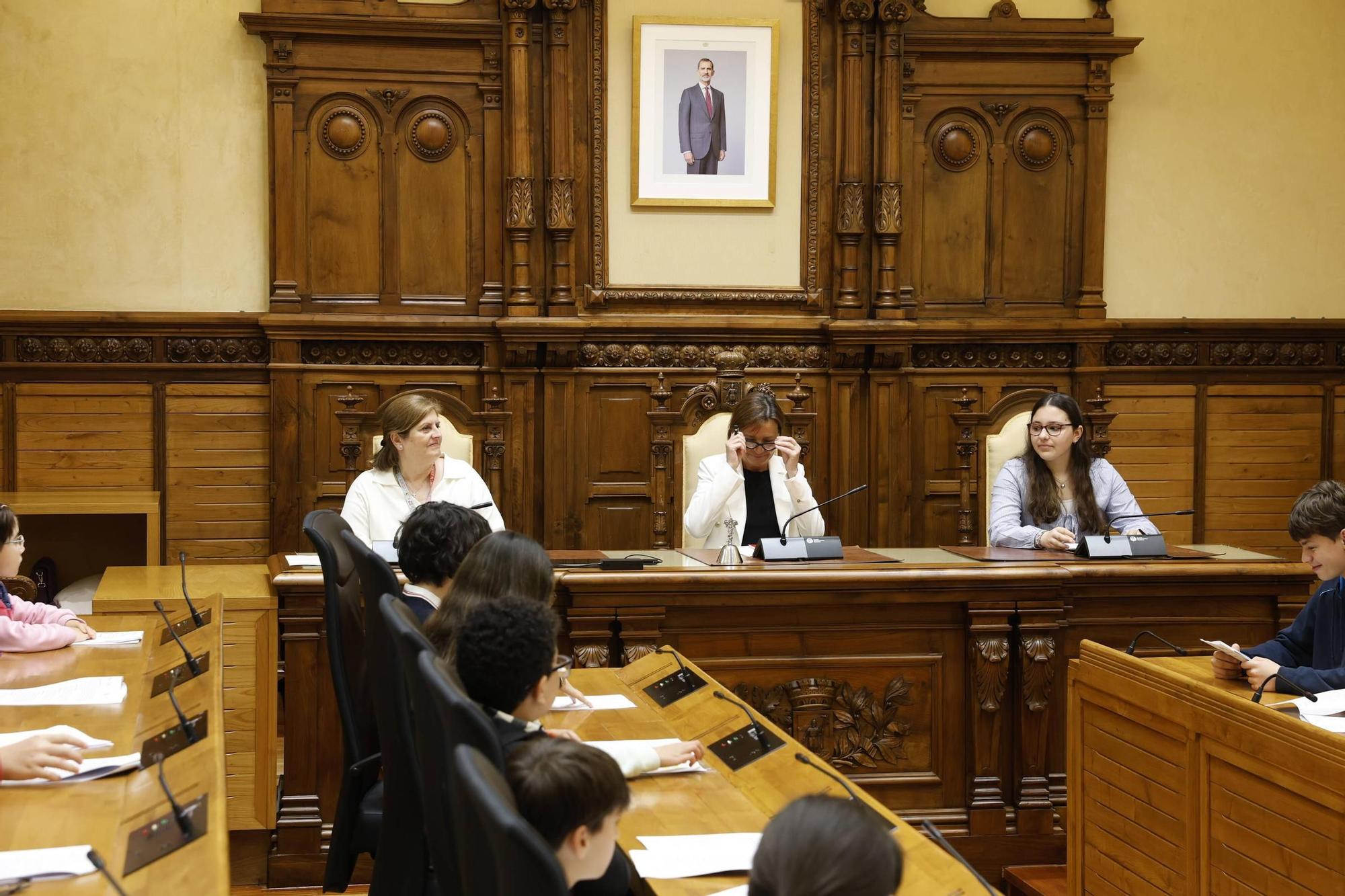 El Pleno del Consejo Municipal de Infancia y Adolescencia de Gijón, en imágenes