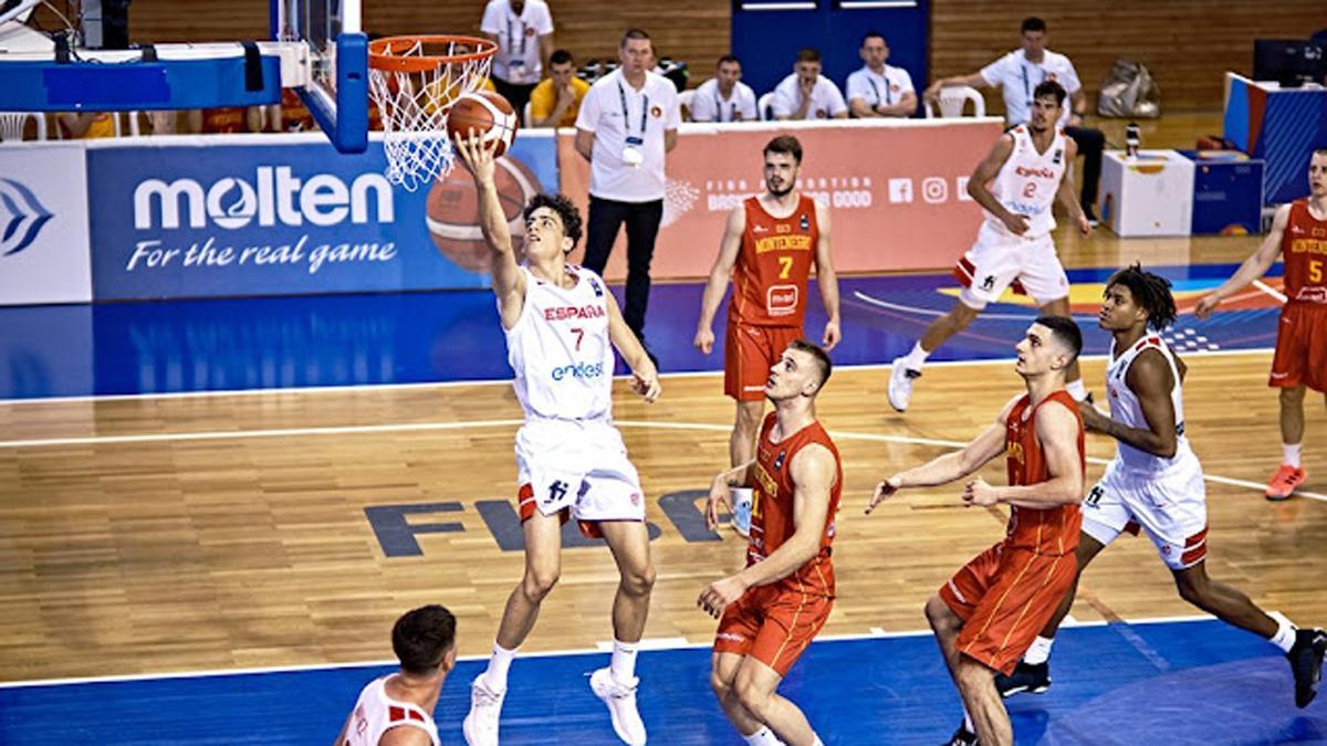 Adrià Rodríguez, con España