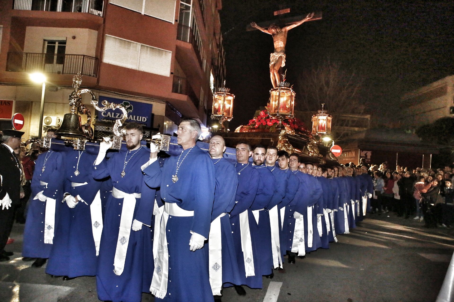 El Cristo de la Paz en procesión