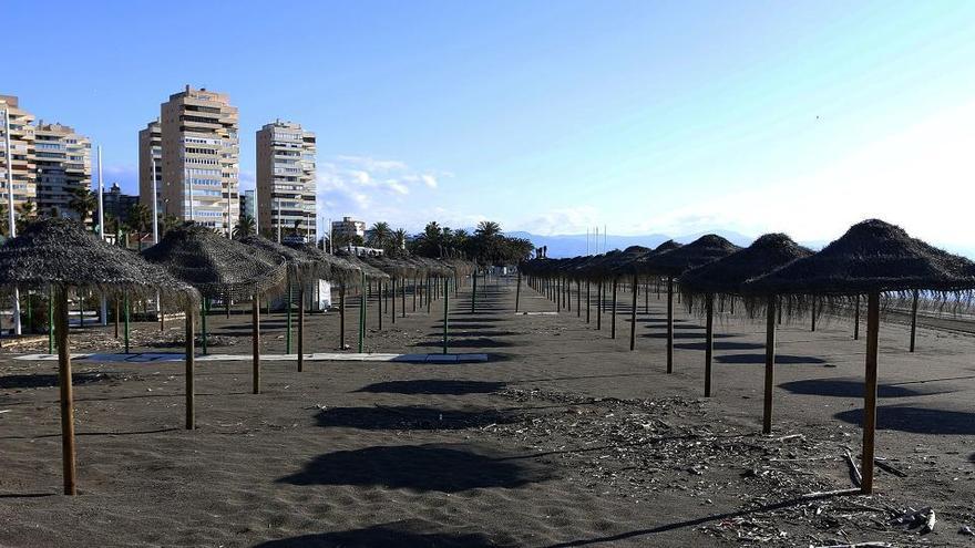 Hoteles en Torremolinos y playas desiertas.