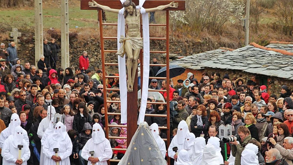 Sermón del Descendimiento, el Viernes Santo en Bercianos de Aliste. | Chany Sebastián