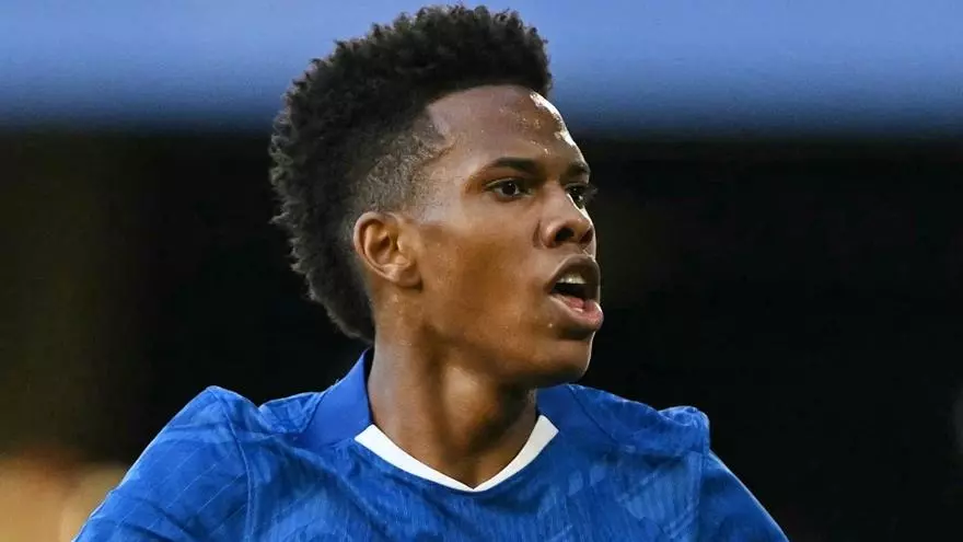 Estêvão: "La Premier es muy intensa, pero me voy adaptando bien"