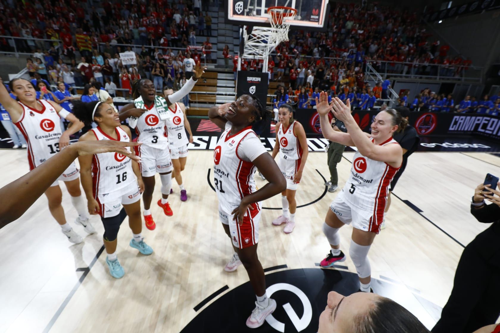 El Casademont Zaragoza - Valencia Basket, en imágenes