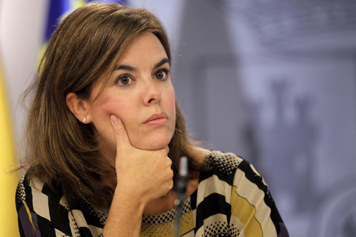 Soraya Sáenz de Santamaria, vicepresidenta del Govern, en roda de premsa després del Consell de Ministres del 30 de setembre. Soraya Sáenz de Santamaria, vicepresidenta del Govern, en roda de premsa després del Consell de Ministres del 30 de setembre.
